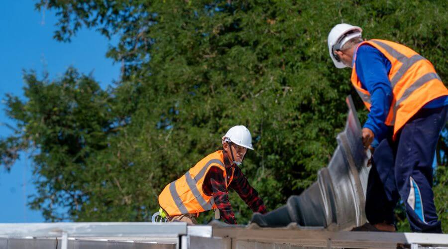 Professional Flat Roofing Installation in Clever, MO